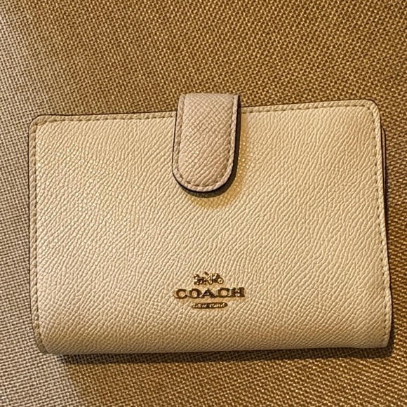 Coach Beige Leather Wallet - Picture 1 of 5